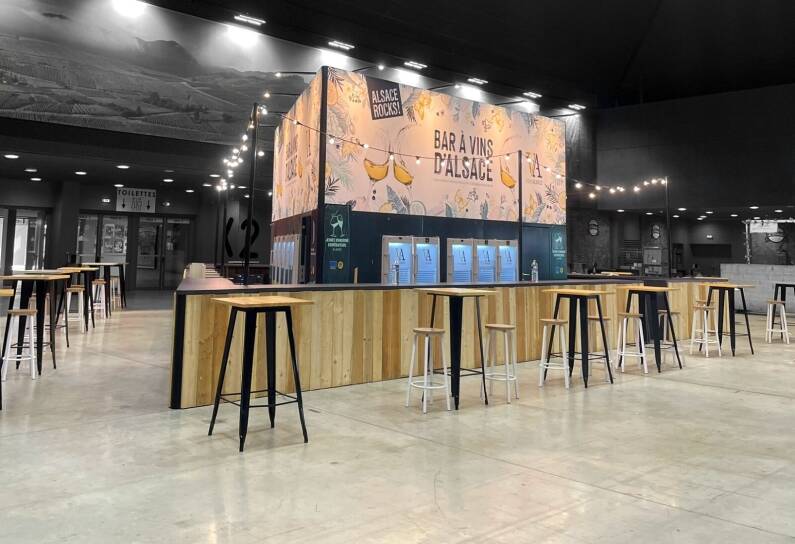 Bar à vins d'Alsace du CIVA à la Foire aux vins de Colmar, stand de 120 m² en bardage bois